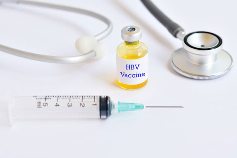 tiêm phòng vắc xin viêm gan B là biện pháp phòng bệnh chủ động và có hiệu quả để phòng ngừa viêm gan B mạn có đồng nhiễm viêm gan D